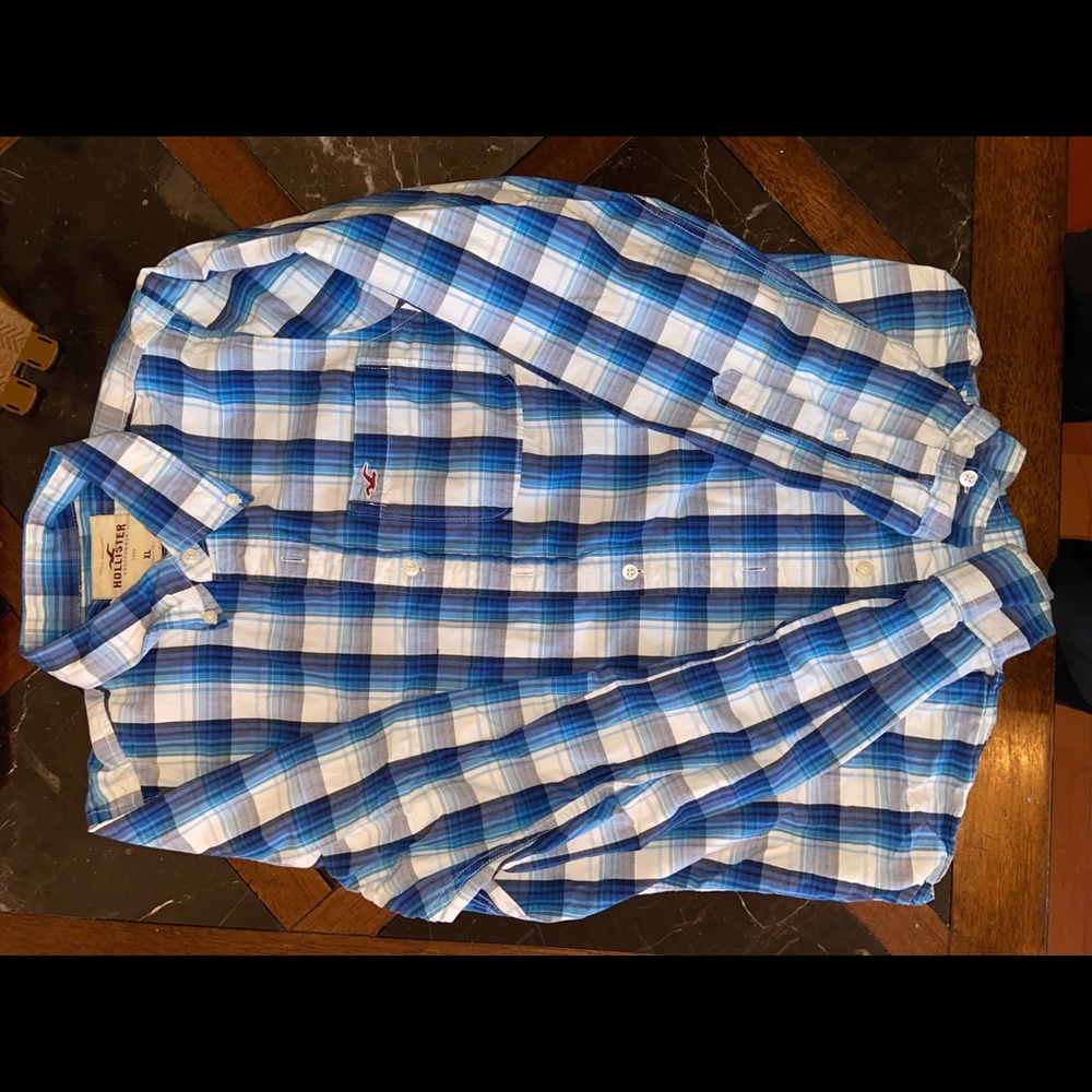 SOLD!! Hollister mens button up shirt